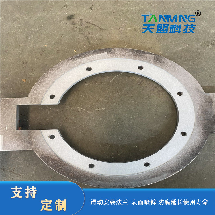 A superfície do flange é reparada por galvanização a quente para melhorar a anticorrosão, resistência ao desgaste e prolongar a vida útil